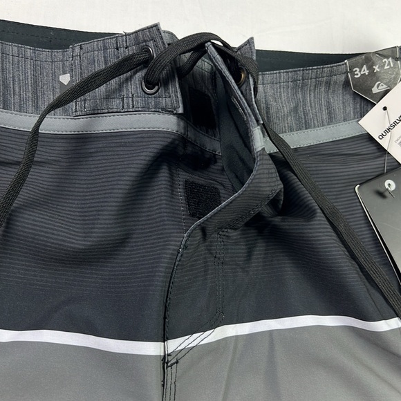QUIKSILVER New Men 34 Everyday Stripe Vee 21" Boardshort  4-Way Stretch - Picture 6 of 9